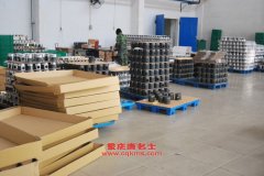 程力威CLW5250XLCD4冷藏車用的康明斯ISDe210 40發(fā)動機的配件及修理