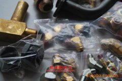 桑巴力CYS5142XXY廂式運輸車用的康明斯ISDe180 30發動機的配件及維修