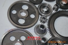 程力威CLW3200自卸車用的康明斯ISDe210 30發(fā)動機的大修及配件